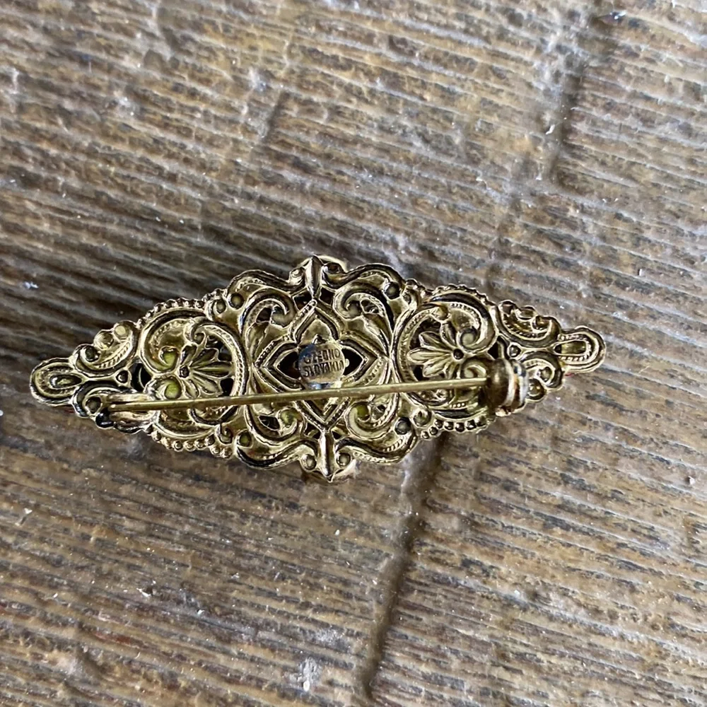 Vintage Edwardian Era CZECHOSLOVAKIA Filigree Red/ Purple Rhinestone brooch pin - Picture 3 of 5